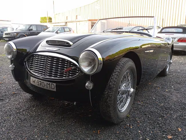 Austin-Healey 3000 noire, restauration complète et intérieur rouge