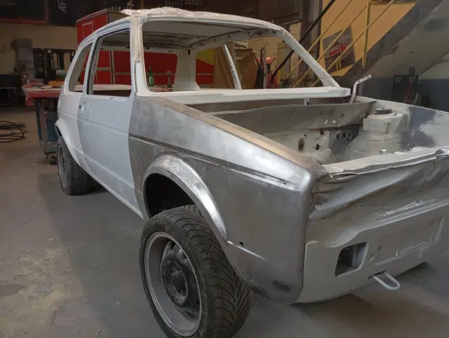 Panneau arrière Volkswagen Golf 1 Oettinger préparé avant peinture